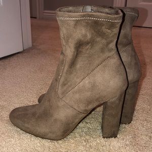 Women’s suede boots size 8.5
